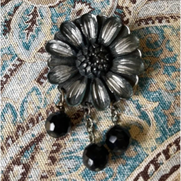 Black celluloid painted molded carved flower brooch faceted glass beads Vintage - Picture 2 of 6